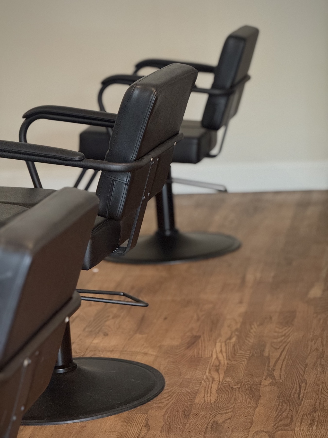 Open styling chairs at DH Hair Studio, Castle Shannon PA — stylist chair available